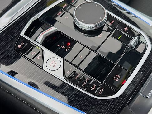 New 2026 BMW X5 xDrive50e w/ M Sport Package image 17