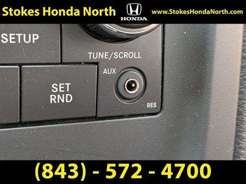Used 2014 Dodge Avenger SE FWD image 25
