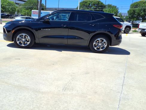 Used 2025 Chevrolet Blazer LT AWD/4WD image 8