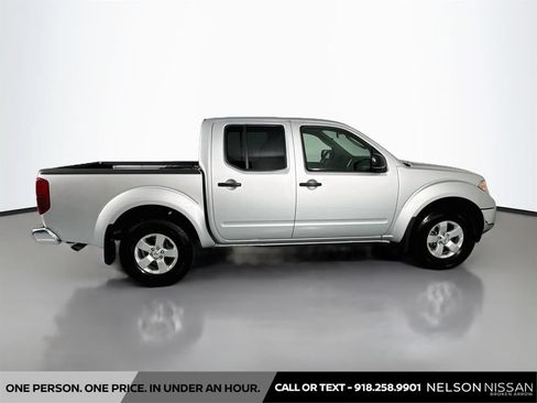 Used 2010 Nissan Frontier SE AWD/4WD image 4