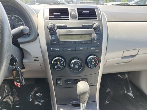 Used 2009 Toyota Corolla LE FWD image 25