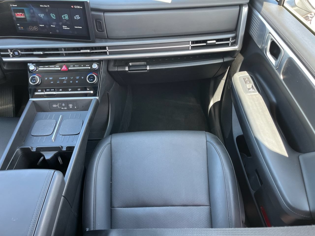 Used 2025 Hyundai Santa Fe SEL AWD/4WD image 15