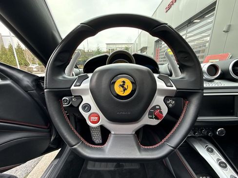 Used 2015 Ferrari California T RWD image 14