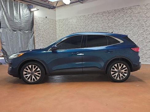 Used 2020 Ford Escape Titanium w/ Titanium Premium Package 2.0 image 6