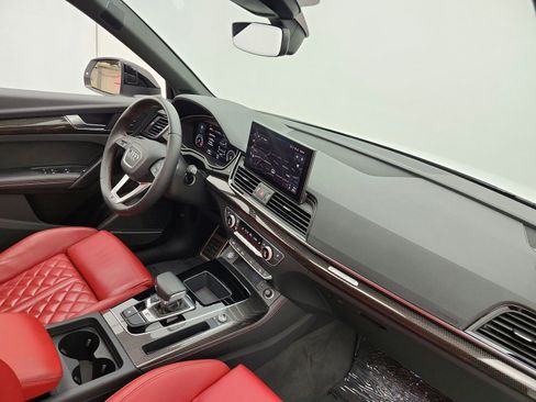 Used 2023 Audi SQ5 Premium Plus w/ Premium Plus Package AWD/4WD image 19