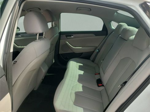 Used 2018 Hyundai Sonata SE FWD image 17