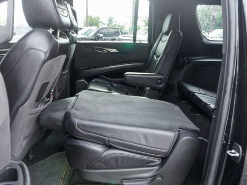 Used 2016 Cadillac Escalade ESV Platinum AWD/4WD image 41
