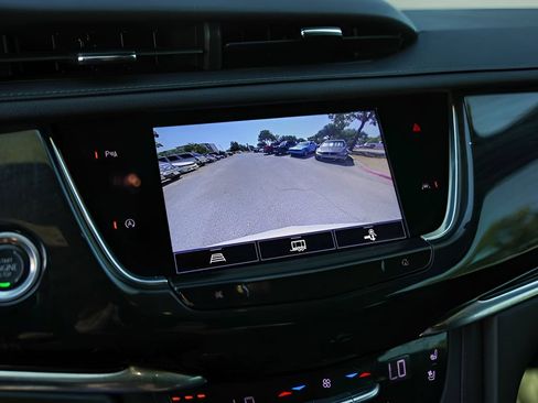 Used 2022 Cadillac XT6 Premium Luxury FWD image 17