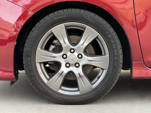 Used 2017 Toyota Sienna SE image 29