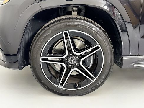 Certified 2026 Mercedes-Benz GLS 450 4MATIC image 31