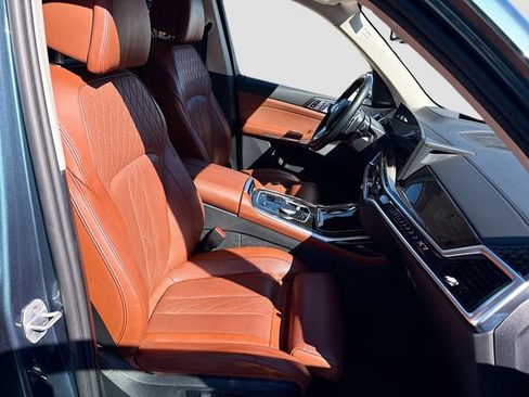 Used 2025 BMW X7 xDrive40i image 16