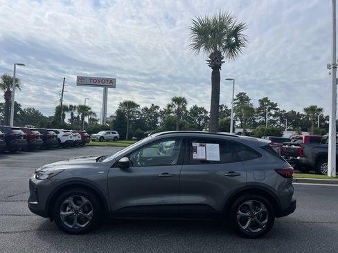 Used 2025 Ford Escape ST-Line FWD image 7