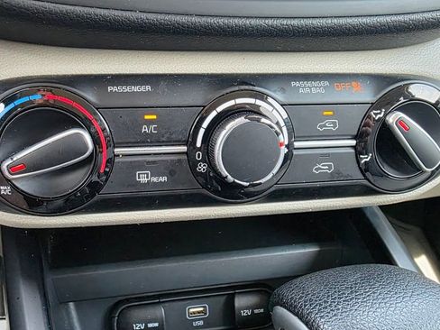 Used 2023 Kia Soul LX image 33