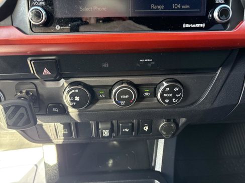 Used 2020 Toyota Tacoma TRD Off-Road image 26