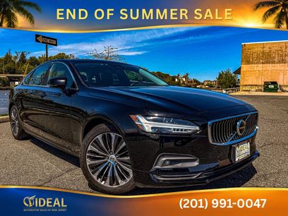 Used 2022 Volvo S90 B6 Momentum