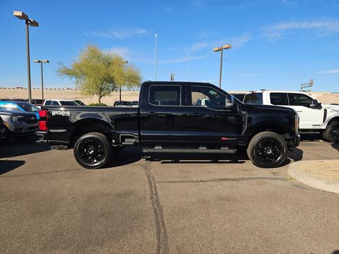 New 2026 Ford F250 Lariat w/ Black Appearance Package image 4