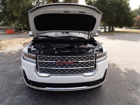 Used 2022 GMC Acadia Denali w/ Denali Ultimate Package image 9