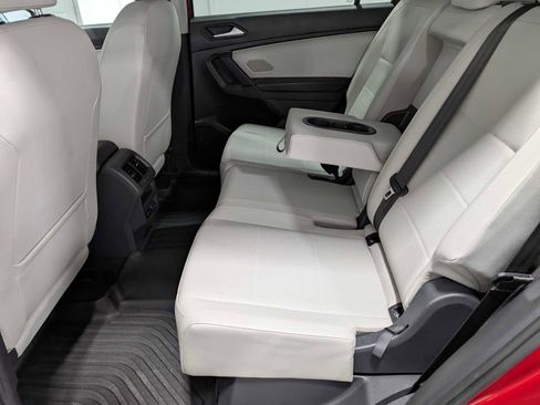 Used 2019 Volkswagen Tiguan SE image 20