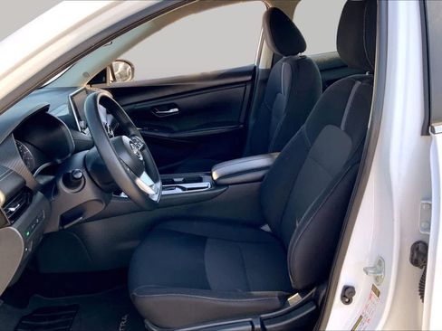 Used 2024 Nissan Sentra SV FWD image 7