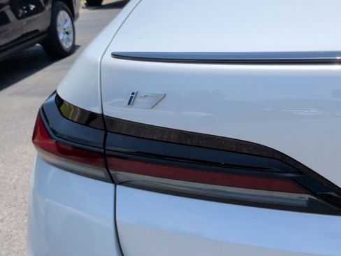 Certified 2025 BMW i7 eDrive50 w/ M Sport Package RWD image 12