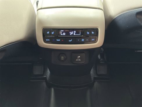 Used 2024 Hyundai Palisade Calligraphy image 13