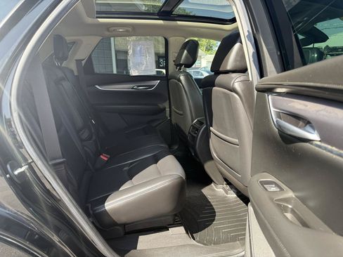 Used 2017 Cadillac XT5 Luxury w/ Driver Awareness Package FWD image 12