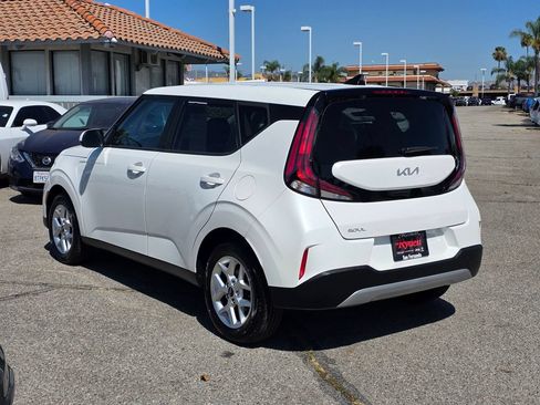Used 2024 Kia Soul LX w/ Option Group 015 FWD image 6