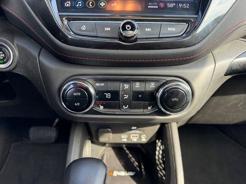 Used 2023 Chevrolet TrailBlazer RS w/ Sun and Liftgate Package FWD image 16