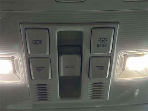 Used 2019 Volkswagen Tiguan SE w/ Panoramic Sunroof Package image 35