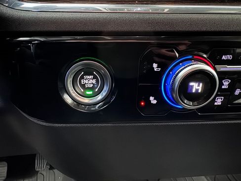 Certified 2024 GMC Sierra 1500 Elevation w/ LPO, Elevation Black Package AWD/4WD image 23