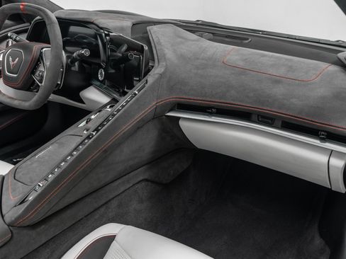 Used 2023 Chevrolet Corvette Stingray Premium Conv w/ Z51 Performance Package RWD image 14