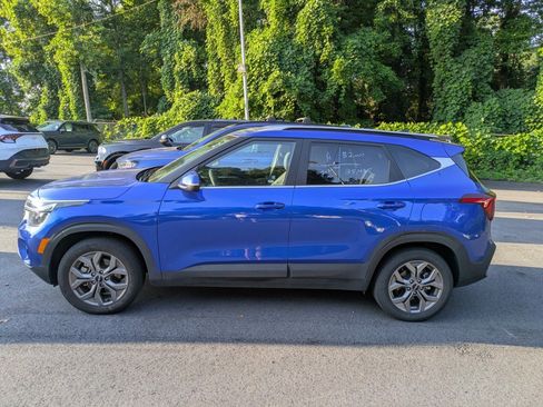 Used 2024 Kia Seltos S AWD/4WD image 3
