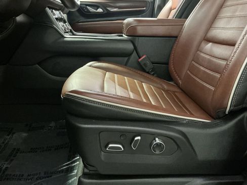 Used 2023 GMC Yukon XL Denali Ultimate w/ LPO, Floor Liner Package image 15