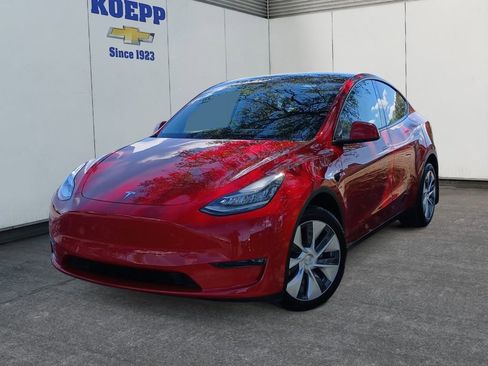 Used 2023 Tesla Model Y Long Range image 1
