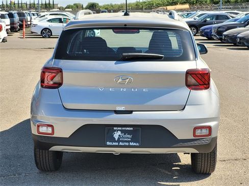 New 2025 Hyundai Venue SEL image 5