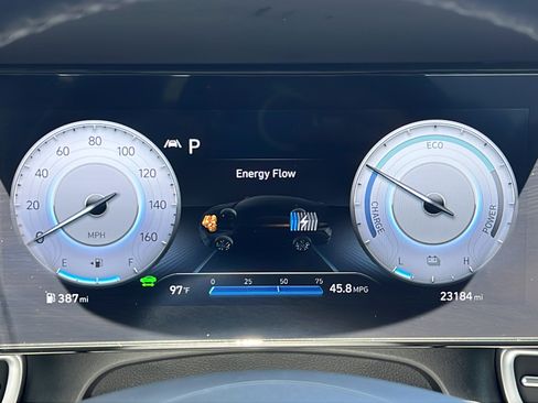 Used 2023 Hyundai Elantra Limited FWD image 21