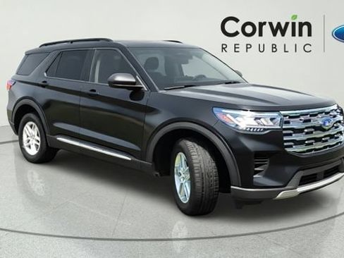 Certified 2025 Ford Explorer Active AWD/4WD image 8