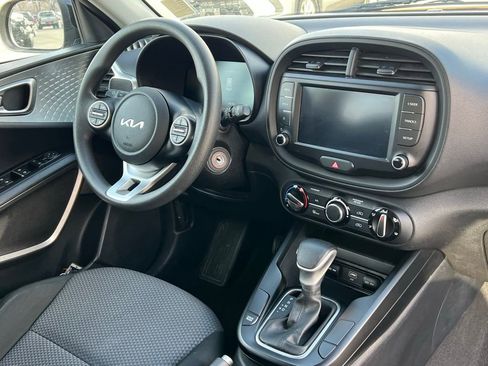 Used 2023 Kia Soul LX w/ Option Group 015 FWD image 20