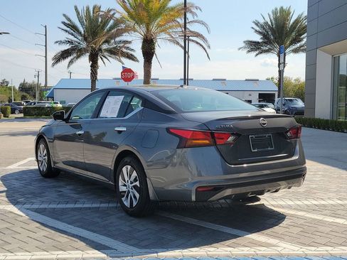 Used 2025 Nissan Altima 2.5 S FWD image 3