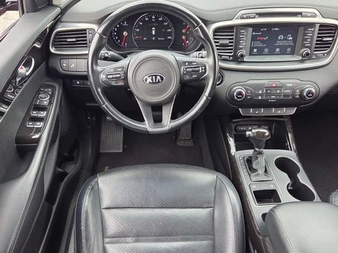 Used 2018 Kia Sorento EX FWD image 13