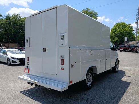 Used 2023 GMC Savana 3500 w/ Power Convenience Package RWD image 6