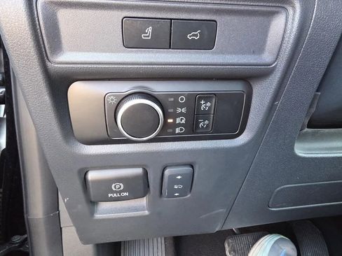 Used 2024 Ford Expedition Max XLT RWD image 25