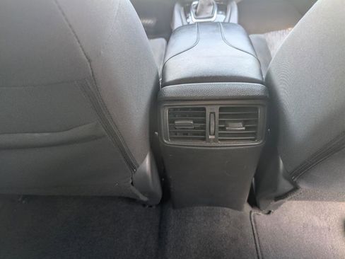 Used 2018 Nissan Rogue S w/ S Value Package AWD/4WD image 40