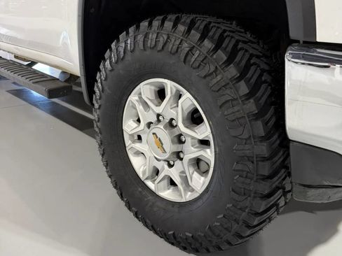 Used 2021 Chevrolet Silverado 2500 LT w/ Z71 Off-Road Package AWD/4WD image 13