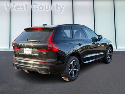 New 2026 Volvo XC60 B5 Core w/ Climate Package image 3
