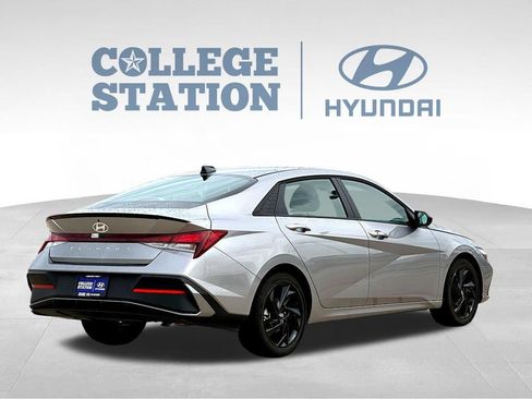 Used 2026 Hyundai Elantra Sport FWD image 10