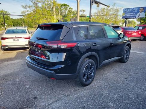 Used 2024 Nissan Rogue SV FWD image 2