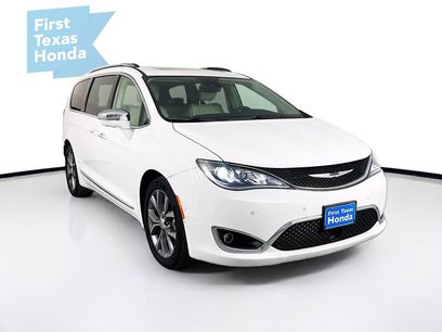 Used 2019 Chrysler Pacifica Limited w/ Tire & Wheel Group