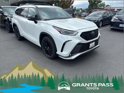 Used 2023 Toyota Highlander XSE
