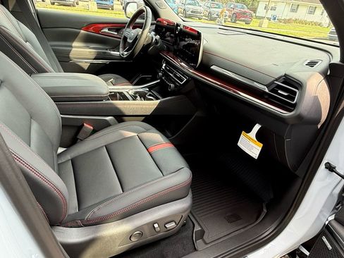 New 2026 Chevrolet Traverse RS w/ LPO, Floor Liner Package image 54